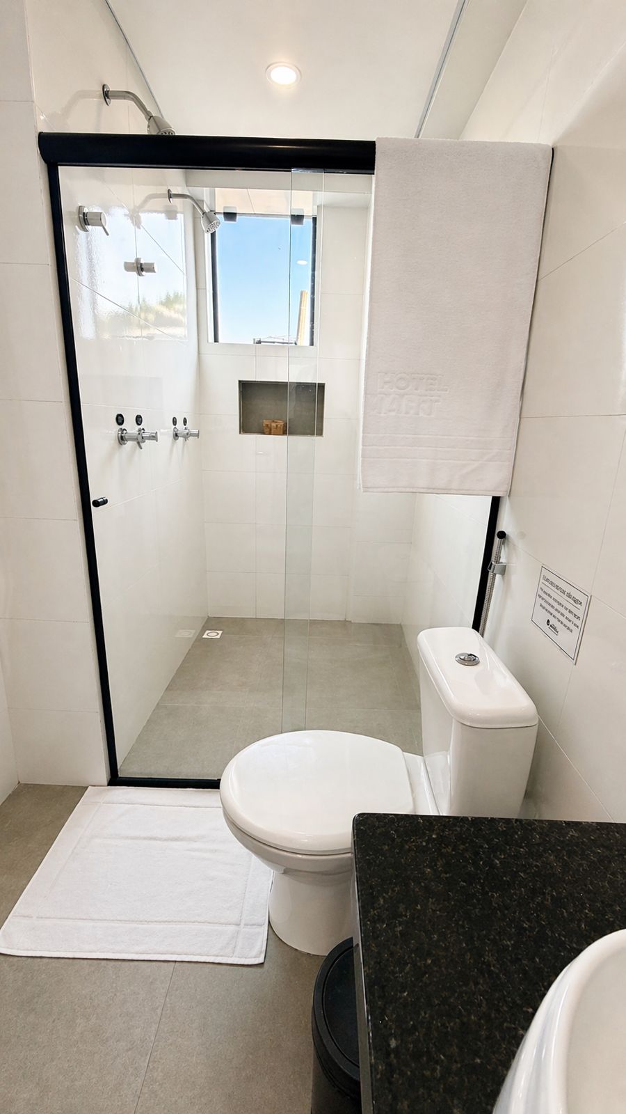 Banheiro do Quarto Duplo do Smart Hotel em Guarulhos